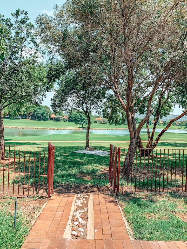 1b40a858-457c-4c6f-b4a6-9f198aaeec99